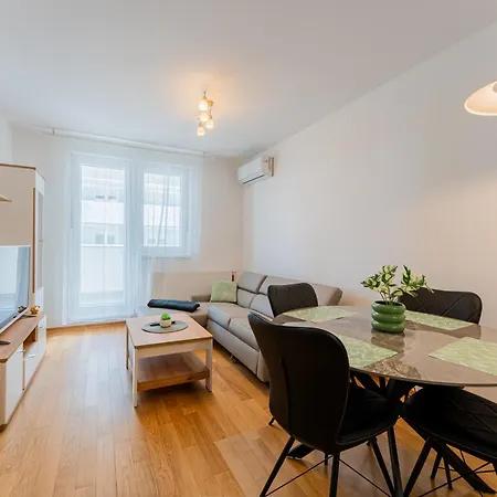 Flex Selfcheckins 136 - - Bedroom - Parking - Loggia