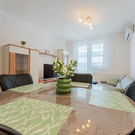 Apartment Flex Selfcheckins 136 - - Bedroom - Parking - Loggia *
